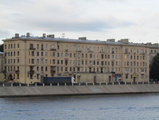 File:Октябрьская набережная, ул. Крыленко.jpg - Wikimedia Commons