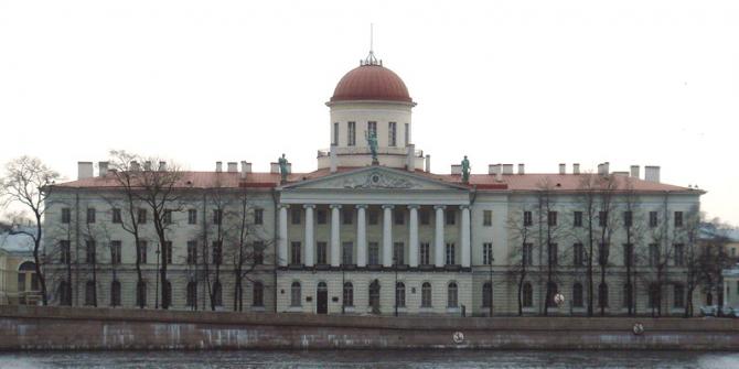 Файл:Набережная Макарова 4 целиком.jpg - Википедия